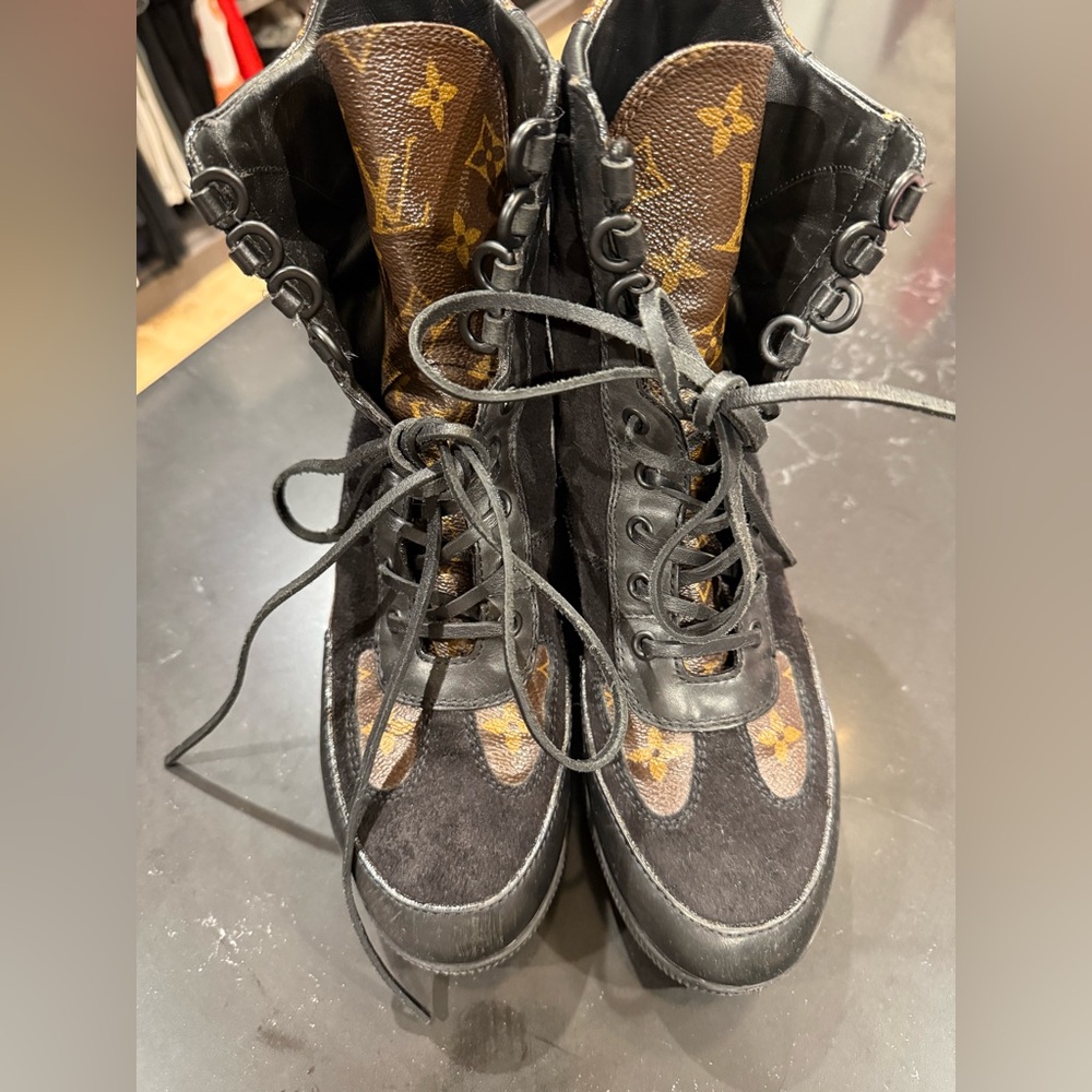 Louis Vuitton Laureate Platform Desert Boot